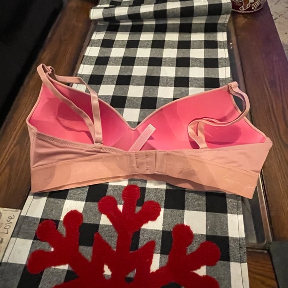 PINK Wireless Bra - Picture 4 of 5